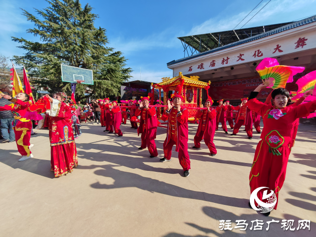 平輿縣十字路鄉(xiāng)開(kāi)展傳統(tǒng)花轎文化藝術(shù)展演展示活動(dòng)