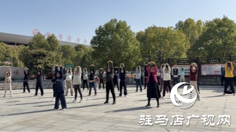 “養(yǎng)心課堂”第三期在工人文化宮職工文化廣場(chǎng)圓滿(mǎn)舉行