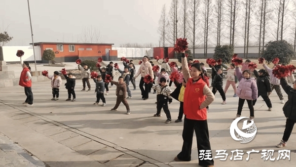 駐馬店職業(yè)技術(shù)學(xué)院教師教育學(xué)院開展美育浸潤下鄉(xiāng)支教活動
