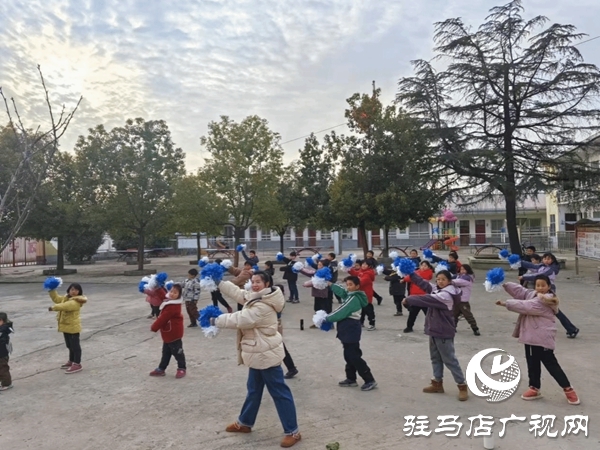 駐馬店職業(yè)技術(shù)學(xué)院教師教育學(xué)院開展美育浸潤下鄉(xiāng)支教活動