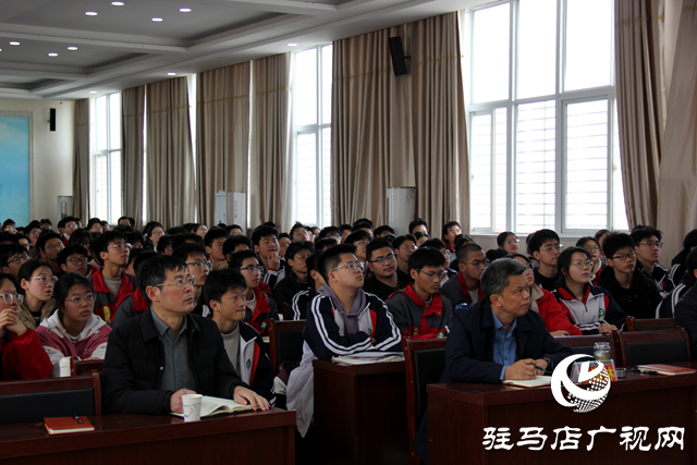 正陽(yáng)縣：杰出校友夏信德回母校 共話成長(zhǎng)與未來(lái)