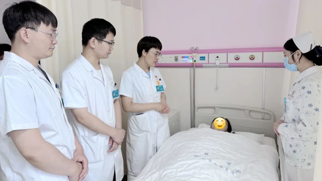16歲花季少女小腹微凸，竟是懷了巨大“怪胎”？