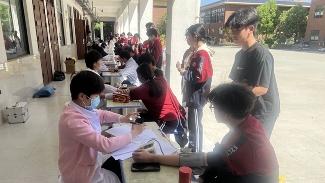 體檢進校園，健康伴成長——駐馬店市中醫(yī)院開展2025年春季學生健康體檢活動