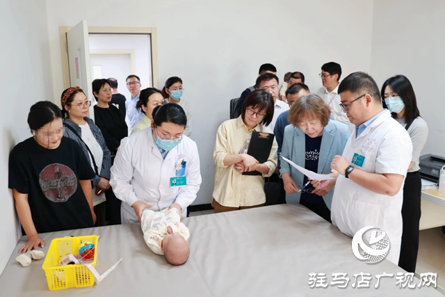 中國殘聯(lián)與聯(lián)合國兒童基金會專家組蒞臨市中心醫(yī)院開展指導培訓工作