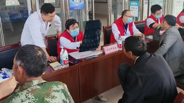  愛心義診暖人心，健康服務零距離——駐馬店市中醫(yī)院攜手市紅會于上蔡小岳寺衛(wèi)生院開展送醫(yī)義診活動