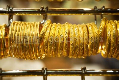 今天黃金價格又跌了 但四大行金條逆市上調(diào)
