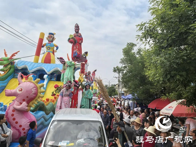 ?非遺盛宴！王店大裝閃耀高店鎮(zhèn)，傳統(tǒng)魅力引萬人圍觀