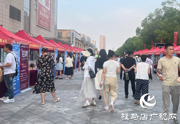 “民營企業(yè)服務(wù)月”駐馬店經(jīng)濟開發(fā)區(qū)專場招聘會舉行