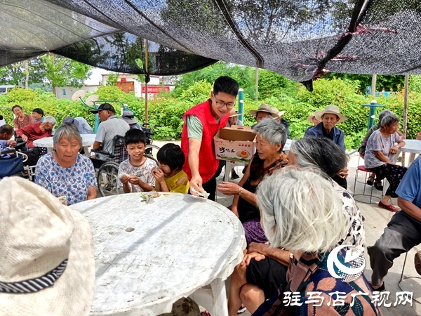 平輿縣身邊好人協(xié)會走進土店村開展移風(fēng)易俗主題宣講活動