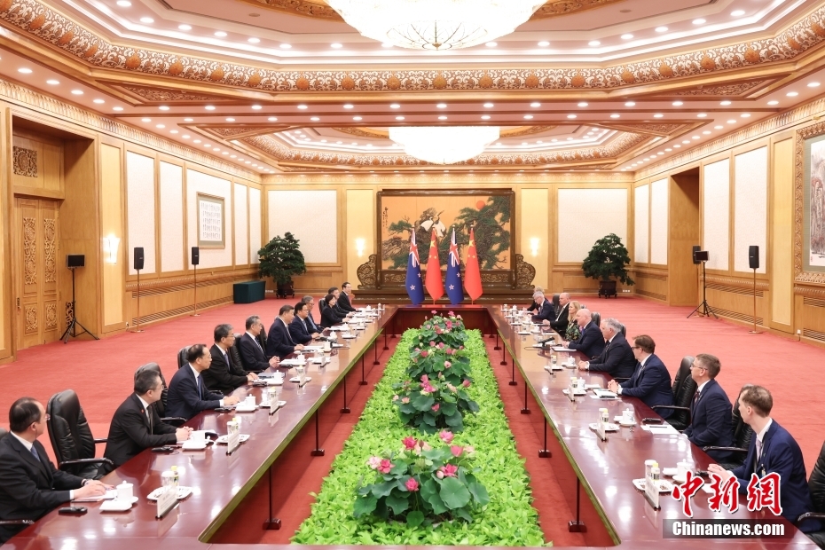習(xí)近平會見新西蘭總理拉克森