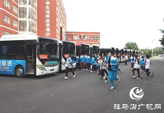 新蔡縣96臺(tái)次公交車輛護(hù)航學(xué)子逐夢中考