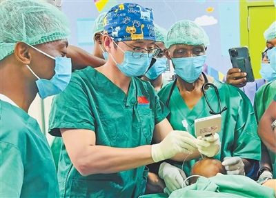  援外醫(yī)生張軍橋救人犧牲，骨灰已回到祖國