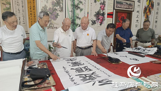 駐馬店市天中書畫藝術(shù)研究會(huì)舉辦書畫活動(dòng)慶祝建黨104周年