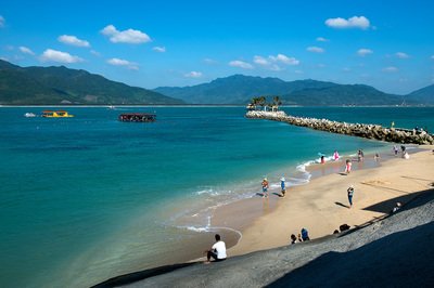 旅游市場(chǎng)持續(xù)火爆 激活夏日文旅消費(fèi)新活力