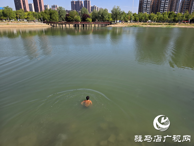防溺水日：公園嚴(yán)禁游泳 共護(hù)生命安全