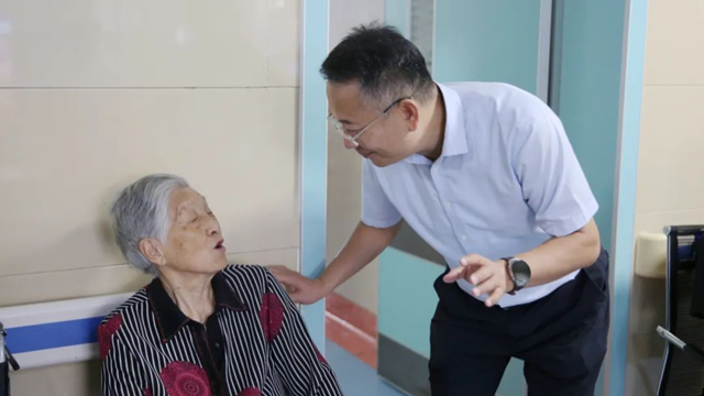 駐馬店市驛城區(qū)副區(qū)長魏彥平一行蒞臨駐馬店市第一人民醫(yī)院調(diào)研指導醫(yī)養(yǎng)結(jié)合工作