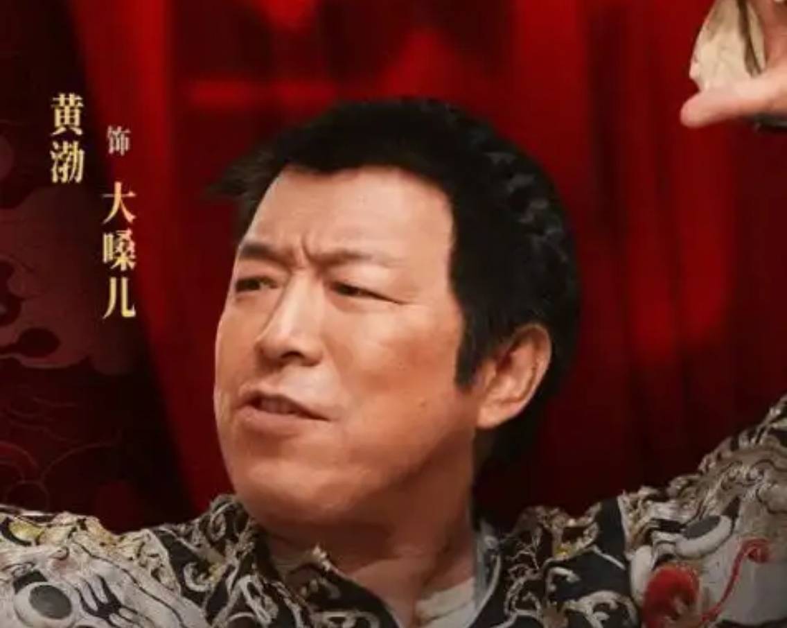 《戲臺》逆襲暑期檔，業(yè)內(nèi)評“陳佩斯在用經(jīng)歷和風(fēng)骨講故事”
