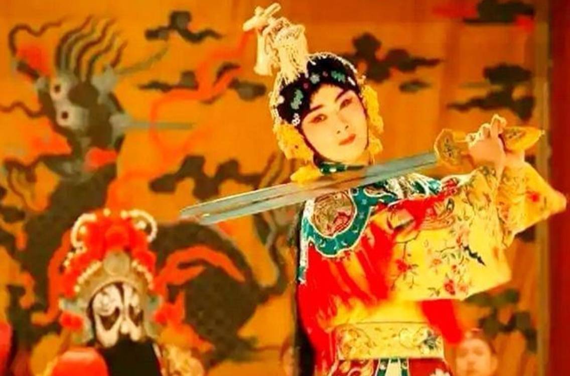 《戲臺》逆襲暑期檔，業(yè)內(nèi)評“陳佩斯在用經(jīng)歷和風(fēng)骨講故事”