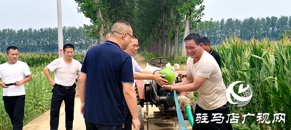 平輿縣中等職業(yè)學(xué)校助力“抗旱保秋”，守護(hù)群眾“糧袋子”