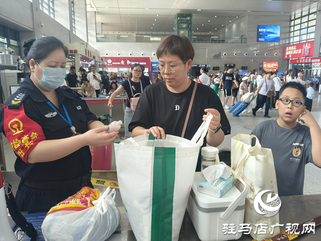 乘高鐵帶防暑用品有講究 駐馬店西站為您劃重點(diǎn)