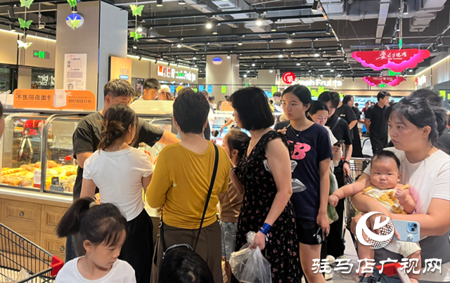 “晚8點經(jīng)濟”升溫：錯峰購實惠 消費更理性