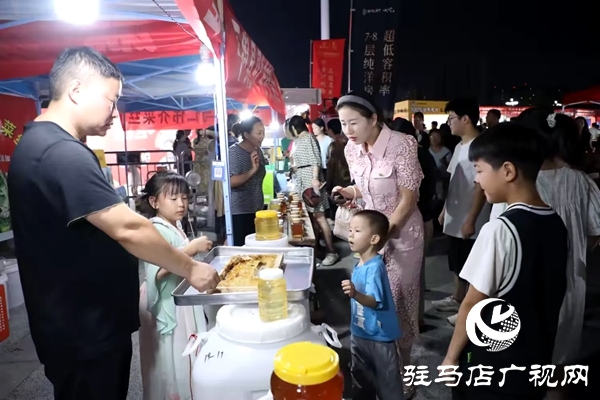 平輿縣蜜然康蜜蜂養(yǎng)殖專業(yè)合作社蜂產(chǎn)品精彩亮相2025第十一屆黃河戲劇節(jié)
