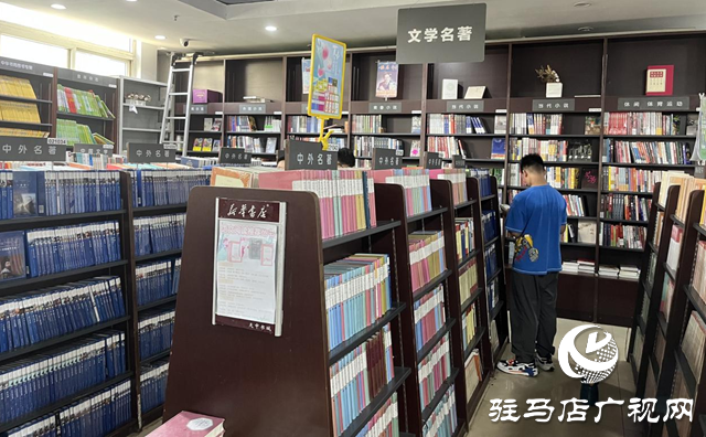 新學(xué)期將至 教輔書籍銷售升溫