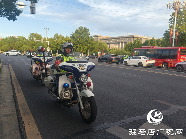交警護航“黃河有戲 天中Hi集” 全力保障市民出行順暢