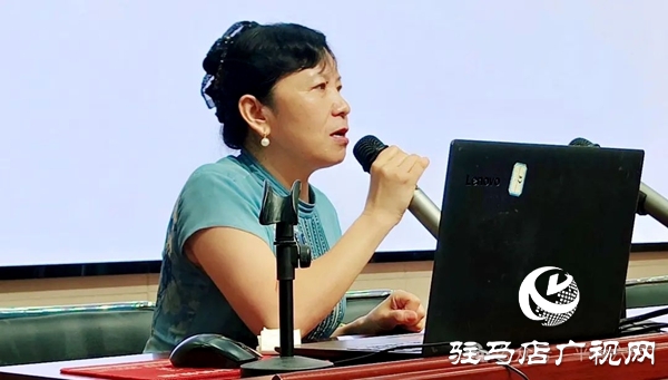 平輿六中特邀中原名班主任吳紅霞分享班主任專業(yè)成長(zhǎng)密碼