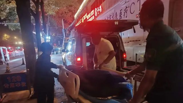 駐馬店市中醫(yī)院急診上演極速救援，貨車司機(jī)重獲新生