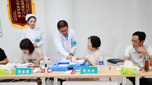  河南省職業(yè)病診斷機(jī)構(gòu)和職業(yè)健康檢查機(jī)構(gòu)質(zhì)量控制專家組蒞臨市中心醫(yī)院開展質(zhì)量控制現(xiàn)場(chǎng)考核