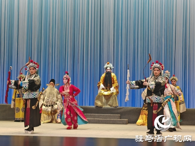 黃河戲劇節(jié)好戲連臺(tái) 豫劇《穆桂英掛帥》燃情上演