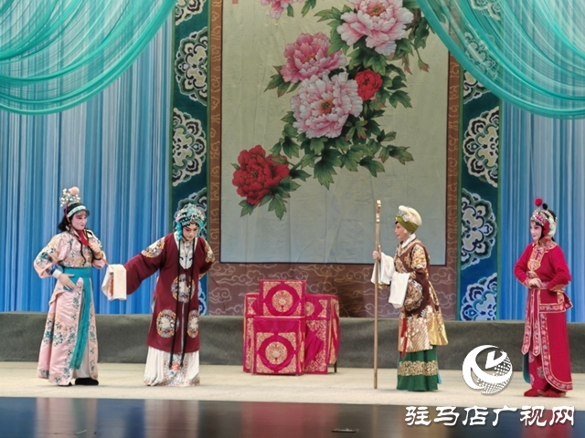 黃河戲劇節(jié)好戲連臺(tái) 豫劇《穆桂英掛帥》燃情上演