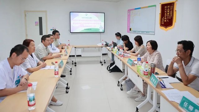  河南省職業(yè)病診斷機(jī)構(gòu)和職業(yè)健康檢查機(jī)構(gòu)質(zhì)量控制專家組蒞臨市中心醫(yī)院開展質(zhì)量控制現(xiàn)場(chǎng)考核