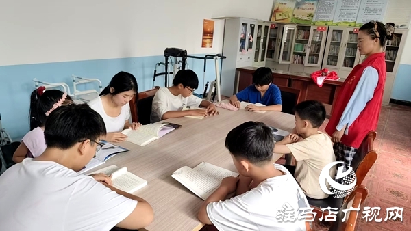 平輿縣廟灣鎮(zhèn)：農(nóng)家書(shū)屋暑期飄書(shū)香 少年學(xué)子閱讀正當(dāng)時(shí)