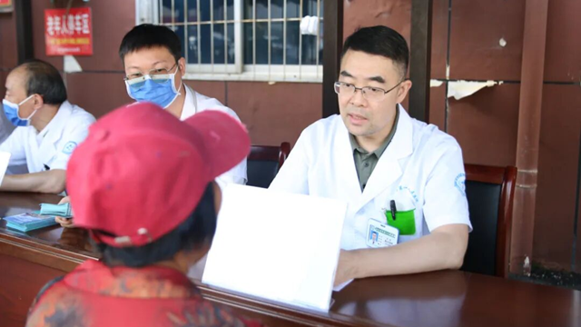 名醫(yī)下沉惠基層，駐馬店市第一人民醫(yī)院醫(yī)療專家常態(tài)化坐診水屯鎮(zhèn)衛(wèi)生院