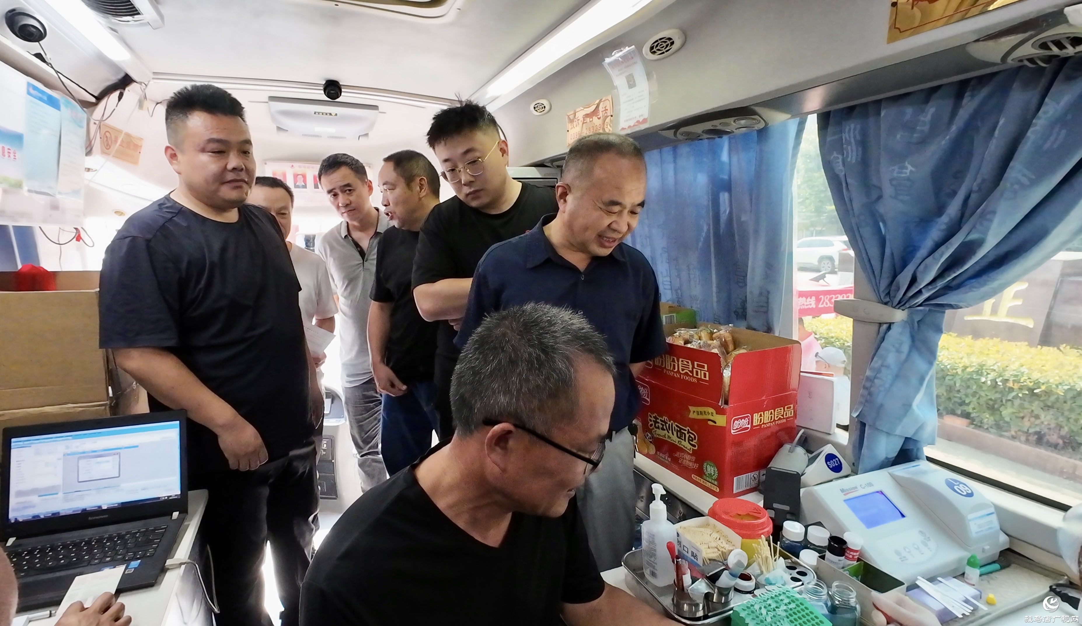 正陽：53名黨員干部獻(xiàn)血1.85萬毫升 為生命接力注入“紅色動(dòng)能”