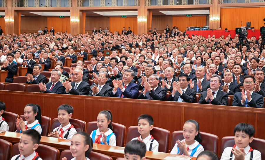 紀(jì)念中國(guó)人民抗日戰(zhàn)爭(zhēng)暨世界反法西斯戰(zhàn)爭(zhēng)勝利80周年文藝晚會(huì)《正義必勝》在京隆重舉行