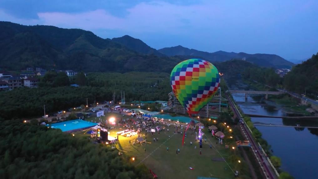 盤(pán)點(diǎn)暑期文旅打開(kāi)方式：多元業(yè)態(tài)激活消費(fèi)新動(dòng)能