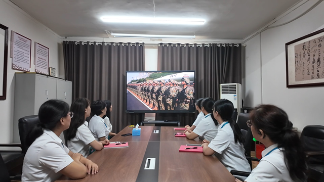  觀閱兵盛典，燃愛國豪情——駐馬店市醫(yī)療行業(yè)組織收看紀(jì)念大會暨閱兵儀式