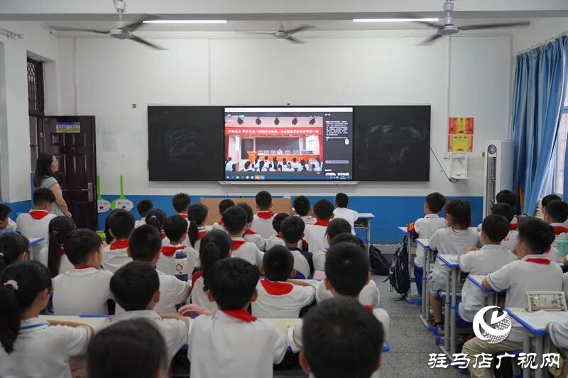 開學第一課丨平輿縣人民法院這場校園普法直播 “未”你而來