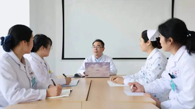 駐馬店市中心醫(yī)院：11歲男孩突然腿疼，一查竟是白血??？